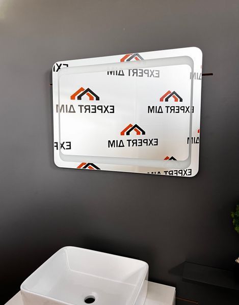 Дзеркало з LED2 підсвіткою 600х800 з механічним вимикачем LED2(6x8) фото