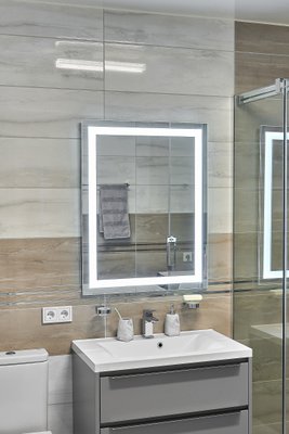 Зеркало с LED подсветкой 700х900мм. в ванную комнату прямоугольное MR-1 Global Glass MR-1 фото