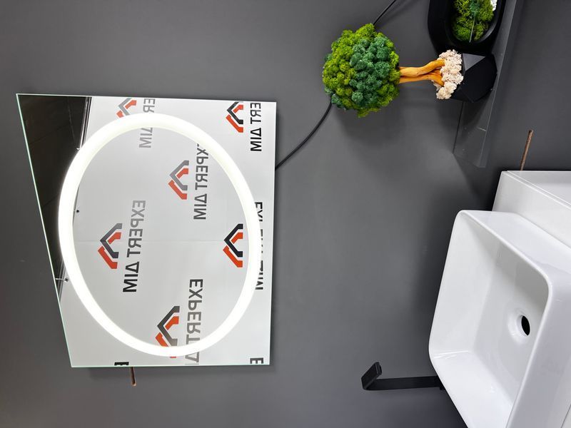 Дзеркало з LED11 підсвіткою 700х900 з механічним вимикачем LED11(6x8) фото